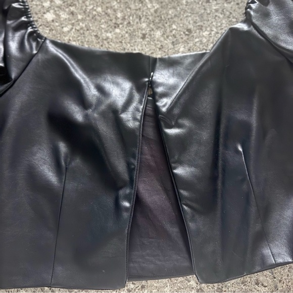 Lulu's Black Faux Leather Puff Sleeve Crop Top - Size M ⭐🖤 - Picture 11 of 13